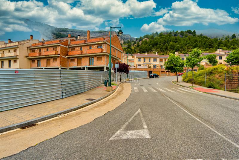 Foto 6f8a0264-191f-41f1-a0ee-f5cc924c68a2. Edifici a Zona Nord Alcoi
