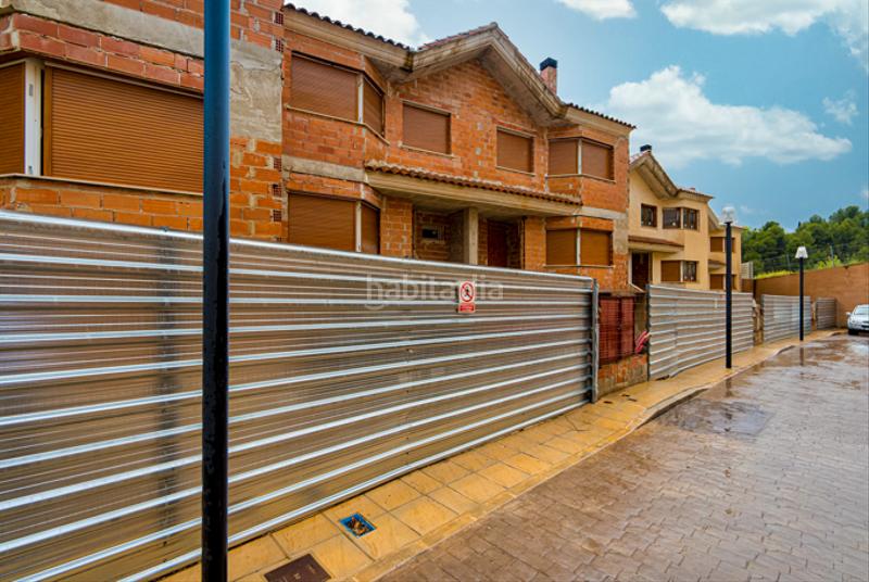 Foto 865c10ac-a679-4ce7-9127-c7d1c98478bd. Edifici a Zona Nord Alcoi