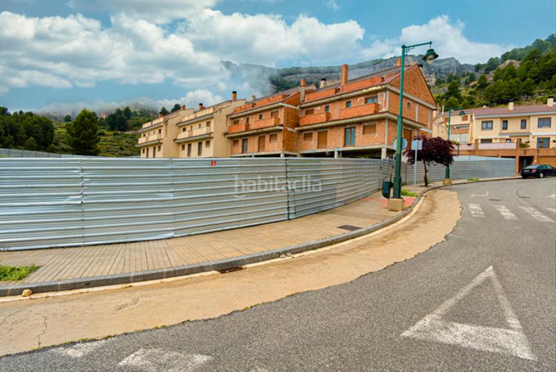 Foto 8bf7a6d4-8812-442d-9f55-0090c5f411a4. Edifici a Zona Nord Alcoi