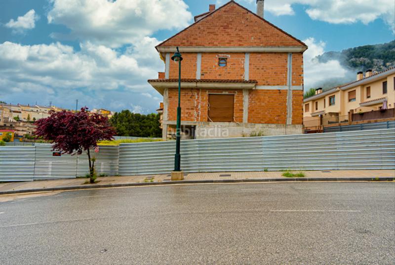 Foto 92b10d67-f6b0-4fbb-bddd-baa50808e9d9. Edifici a Zona Nord Alcoi