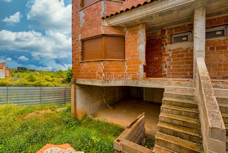 Foto a52ae8e8-d6d5-4169-a038-74822a8c277c. Edifici a Zona Nord Alcoi