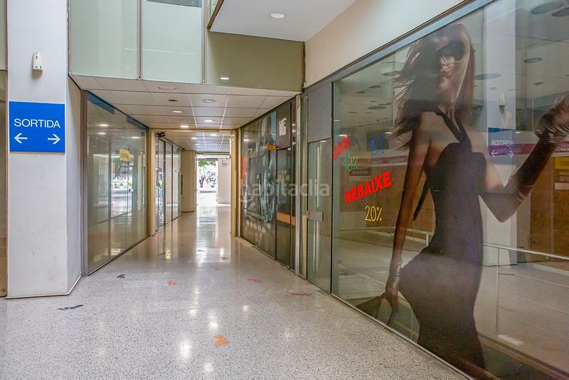 Foto 2016c230-f257-44ff-9ba9-a777d783ff0f. Locale commerciale in Centre Granollers