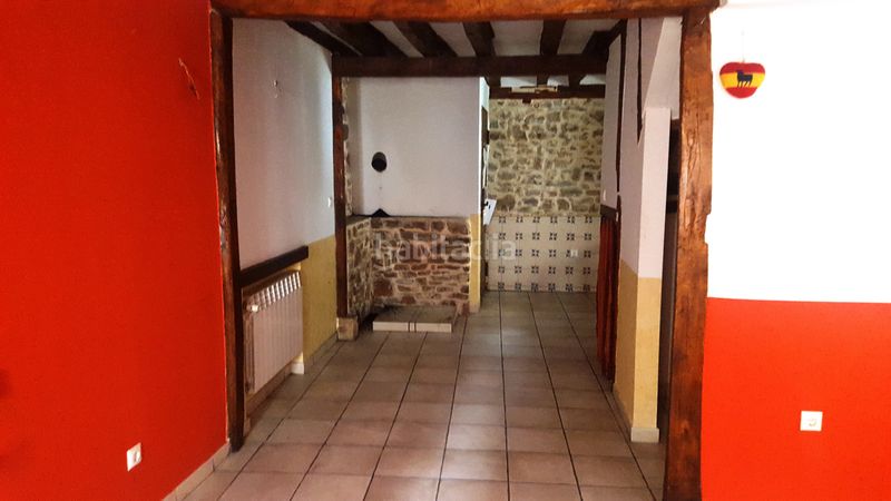 Foto f965e5ca-d6bf-4a86-93ab-ea513760098c. Xalet a Almarza