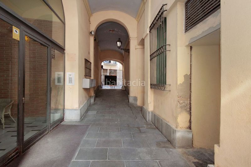 Foto 1cc9061b-6246-4079-aab1-7ccd577543f4. Local comercial a Raval Barcelona