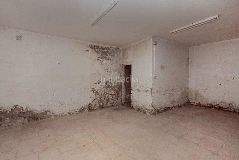 Foto 4ab2f32e-babd-48aa-82a2-a5217fab9490. Local comercial a Raval Barcelona