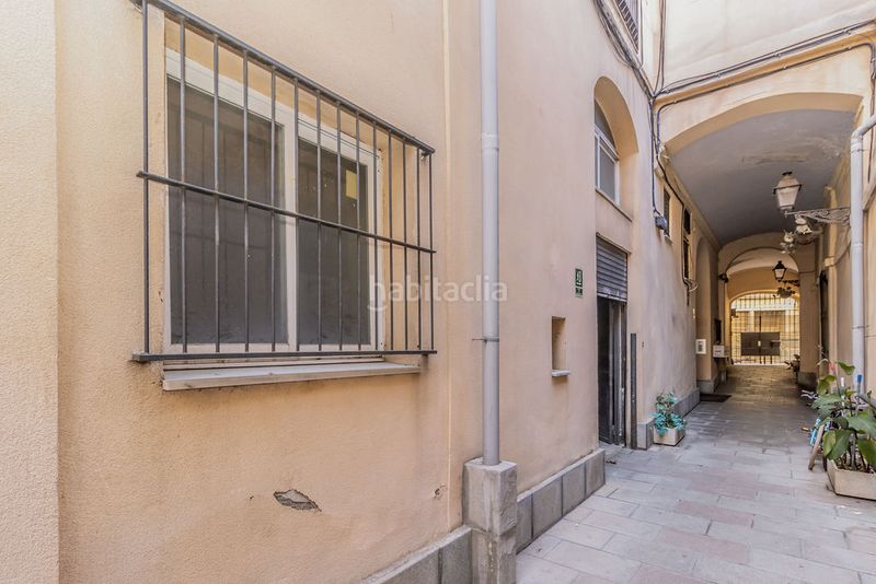 Foto 6a26d8cc-874f-4328-9656-1e8859909a9d. Local comercial a Raval Barcelona