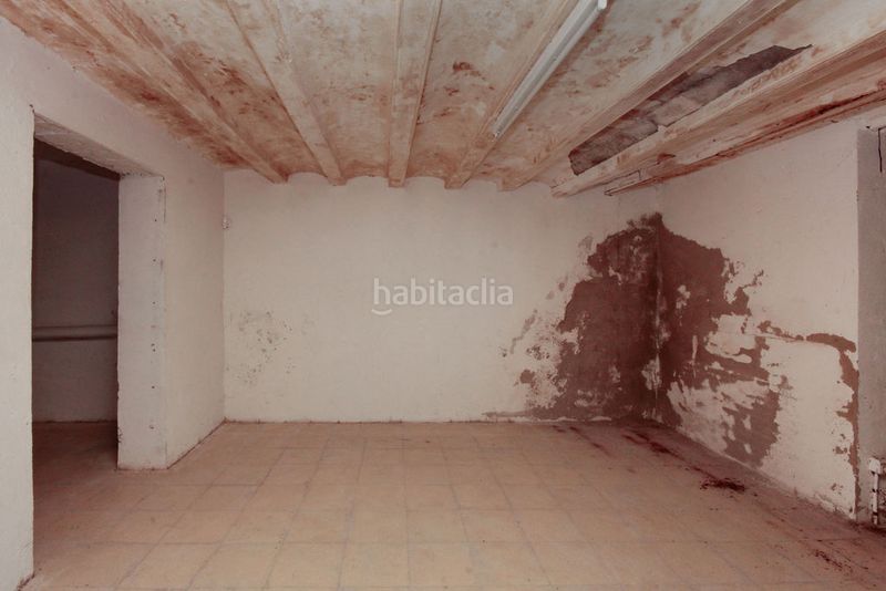 Foto bcdb673a-f1ee-4a8b-a42e-ea79badc03dd. Local comercial a Raval Barcelona
