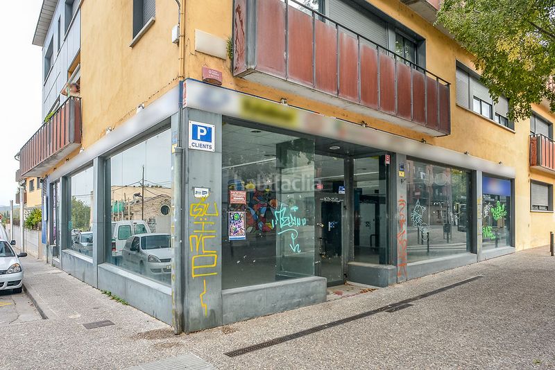 Foto aa647915-d3e0-4fcc-a8b7-c5289be6e825. Local comercial a Santa Eugenia Girona
