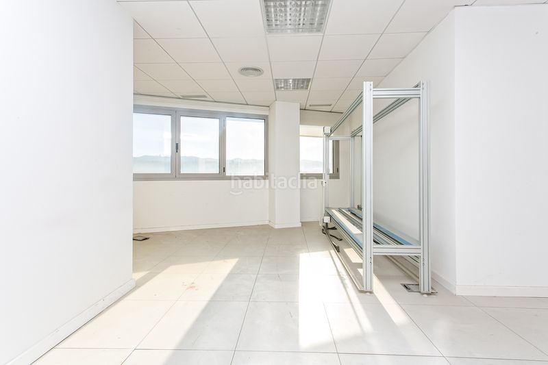 Foto 0de286f6-0172-46ae-86e0-ec454dc2480a. Oficina solvia inmobiliaria oficinas en Roquetes-Can Magí Sant Cugat del Vallès