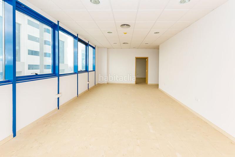 Foto 04e906d3-bc4c-4725-853d-89fdf852a390. Ufficio con parcheggio in San Jerónimo - La Bachillera Sevilla