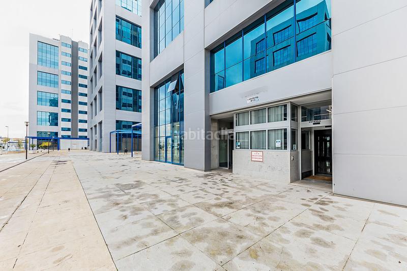 Foto 1ba12885-bf56-467e-a596-756867ebf27a. Ufficio con parcheggio in San Jerónimo - La Bachillera Sevilla