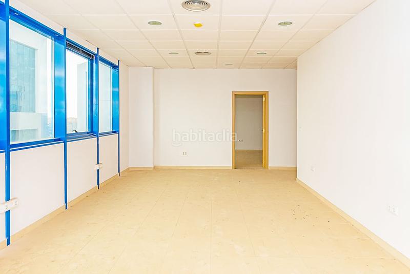 Foto cce9a043-0beb-4a75-9b10-9e06b28795f2. Ufficio con parcheggio in San Jerónimo - La Bachillera Sevilla
