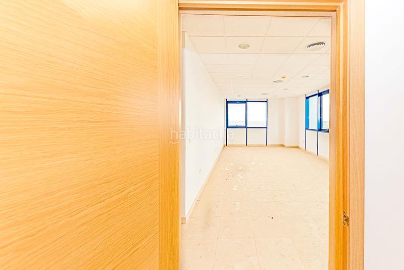 Foto 19275c11-c99f-4007-be72-23ea116c52ca. Büro mit parking in San Jerónimo - La Bachillera Sevilla