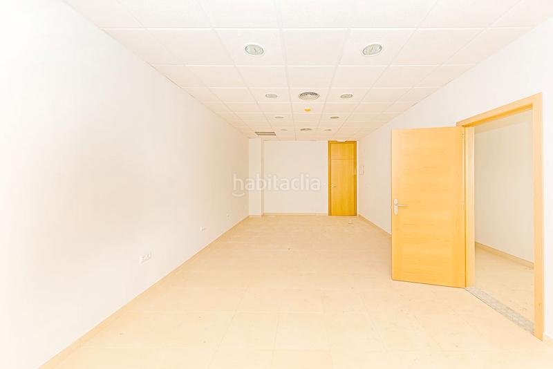 Foto 26ca426d-c9dd-4ba8-8e0a-d790ddf41fb4. Büro mit parking in San Jerónimo - La Bachillera Sevilla