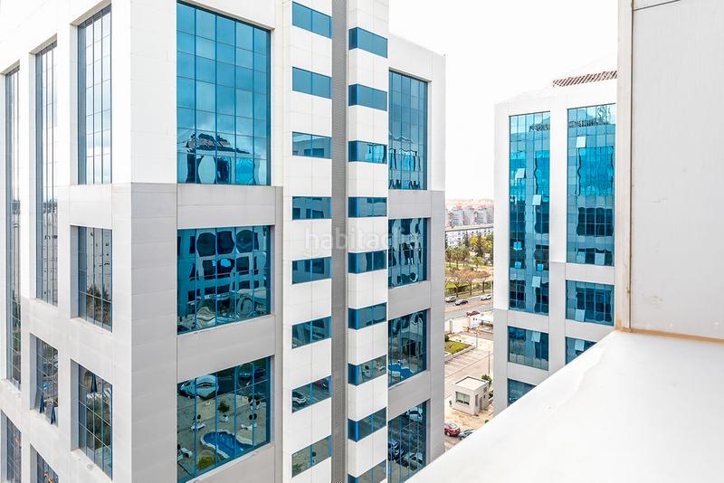 Foto 5ebb03e6-7a18-4373-8710-b7b48da1b40f. Büro mit parking in San Jerónimo - La Bachillera Sevilla