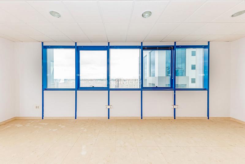 Foto b5ade168-8c7e-4ce2-a0f3-aee915e97970. Büro mit parking in San Jerónimo - La Bachillera Sevilla