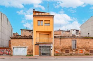 Chalet en C/ jaume i el conqueridor. Solvia inmobiliaria - casa vic