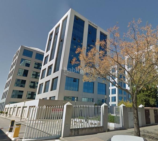 Foto c556d7d4-c30c-4df5-8bf4-3cb920294fd5. Oficina a San Jerónimo - La Bachillera Sevilla