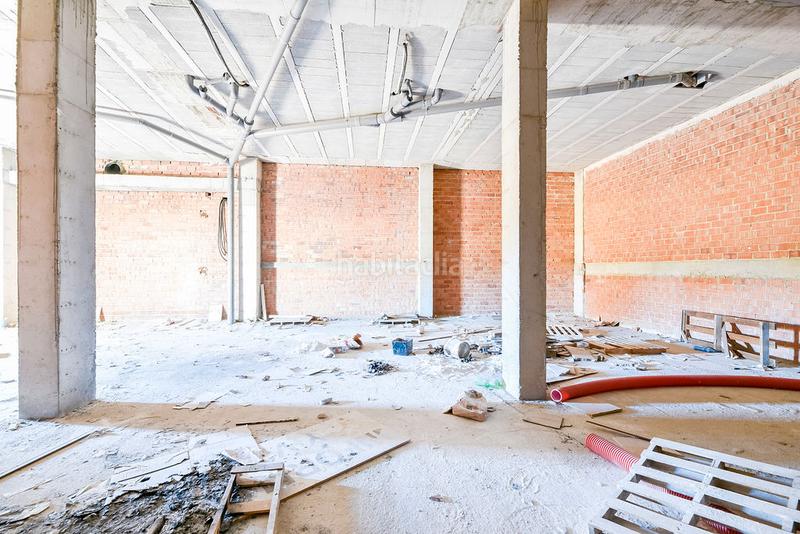 Foto c6e2d3b9-ed66-405a-8600-1a272117476e. Local comercial solvia inmobiliaria locales en Atarfe