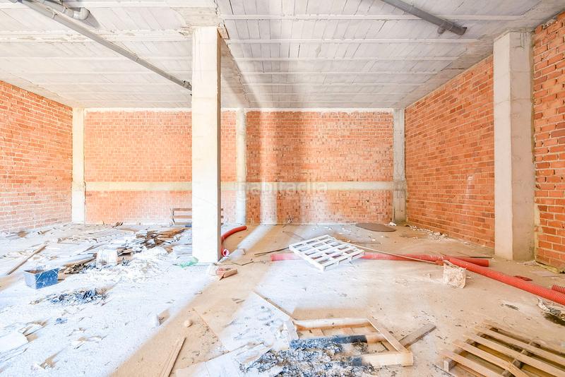 Foto dfeafde1-06ad-426d-a984-19cec0d0e239. Local comercial solvia inmobiliaria locales en Atarfe