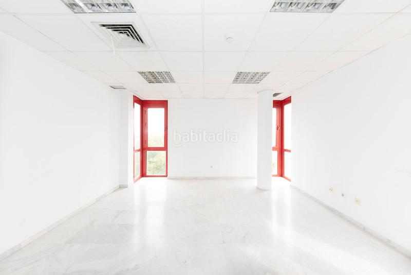 Foto 20d0fdbb-55da-4612-9e92-294772646950. Office space in colores - entreparques Sevilla