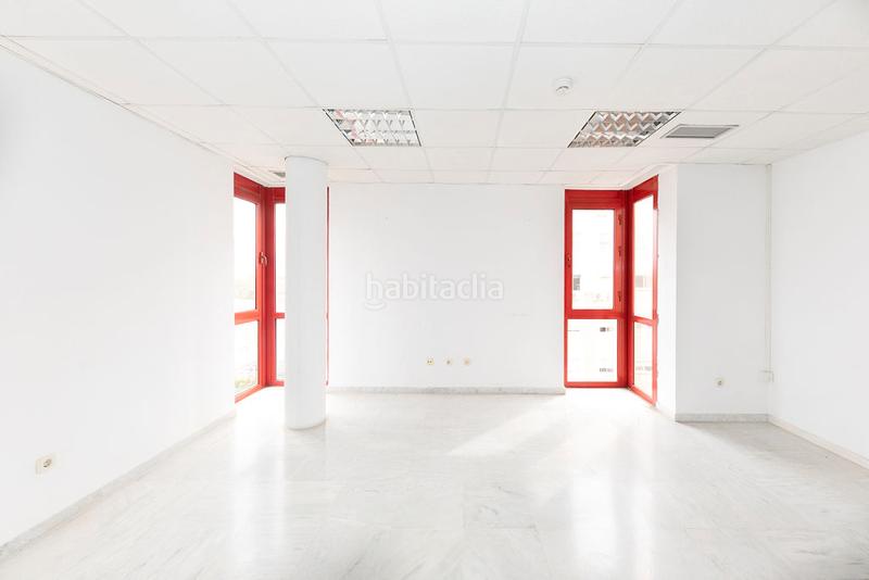 Foto 6a3e03bb-d87a-44be-9c57-f091ac72a3bc. Office space in colores - entreparques Sevilla