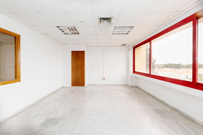 Foto cdc2c697-bfc9-4c79-98ec-1a85ccfc7256. Office space in colores - entreparques Sevilla