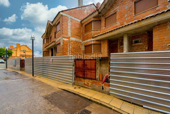 Foto 9cf71959-cc1c-4d7e-9848-c8ba47147c0e. Edifici a Zona Nord Alcoi