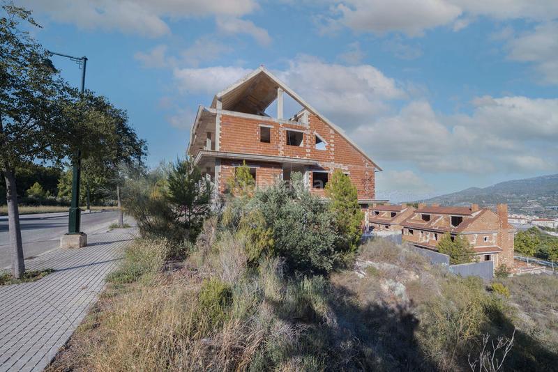Foto b83a4778-4578-4073-8b3d-4800c3164a6b. Edifici a Zona Nord Alcoi
