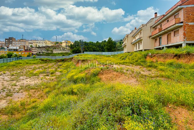Foto c74a4c3b-8edc-48d7-8991-0cb7c80f5a34. Edifici a Zona Nord Alcoi