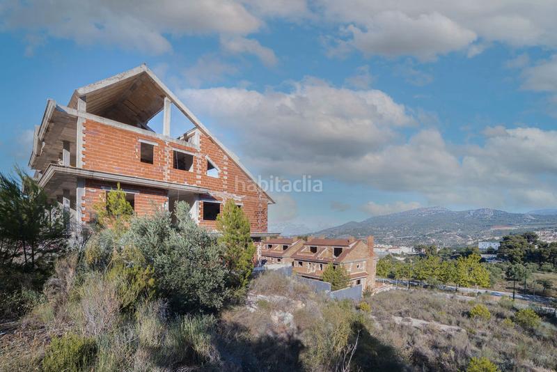 Foto fe582e4e-a888-4e81-aceb-d9a026a2afea. Edifici a Zona Nord Alcoi