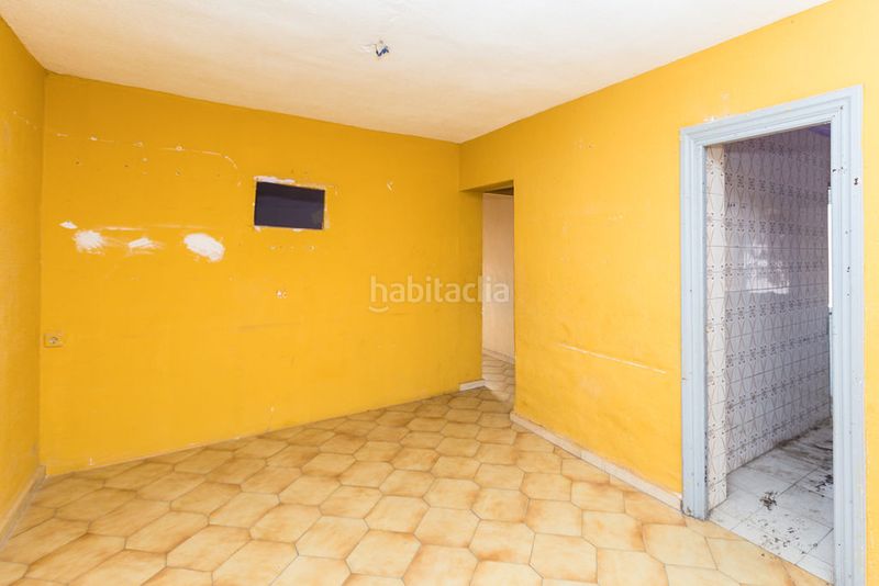 Foto 0f9585d0-7949-4754-ab4d-8bf1fbb1f80f. Pis a La Chanca - Pescadería Almería