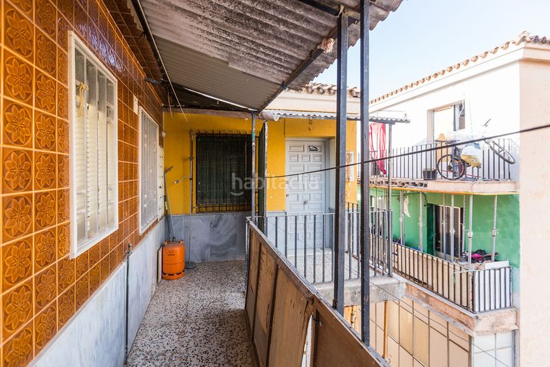 Foto b7e0d678-3d43-4578-a0a4-743af017d31b. Pis a La Chanca - Pescadería Almería