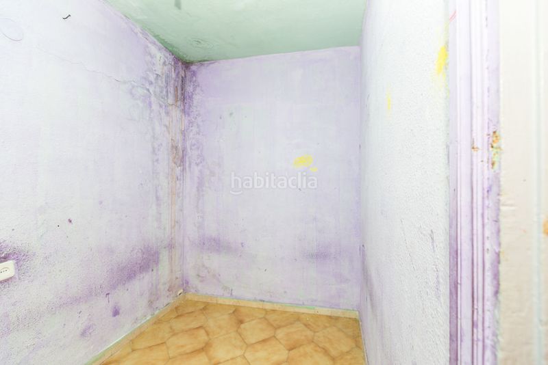 Foto c1df3feb-2a5c-4fcd-bddc-017678484c25. Pis a La Chanca - Pescadería Almería
