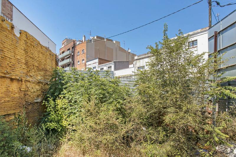 Foto da0d5a19-3f86-4e16-b887-7af8570bc54d. Fondo rustico in La Salut Badalona