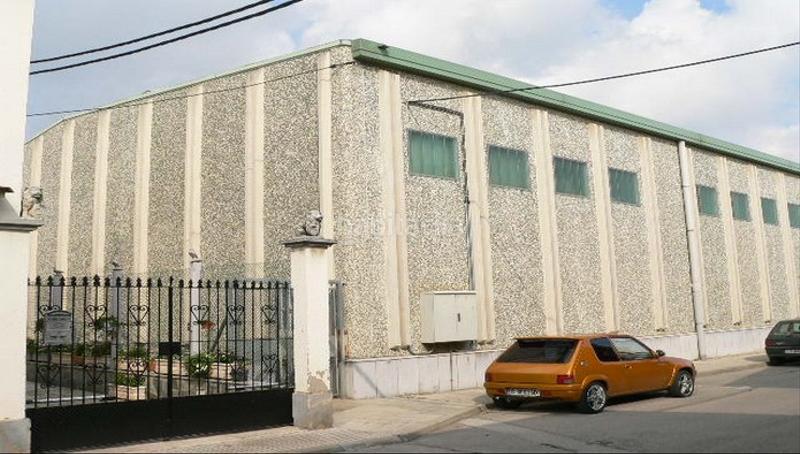 Foto bcf4b222-9c16-4ce0-bb86-e9b666aa7a5e. Industrial building in Sant Hipòlit de Voltregà
