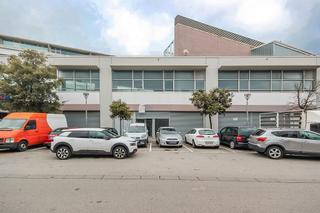 Local Comercial  C/ electrónica. Solvia inmobiliaria  locales badalona