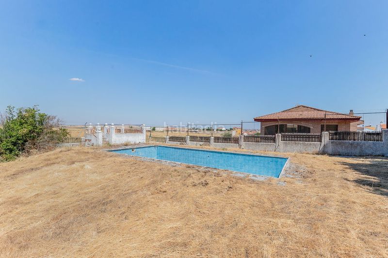 Foto b30bb064-7372-4828-9b2d-d78ae22d57f2. Finca rústica a Arapiles