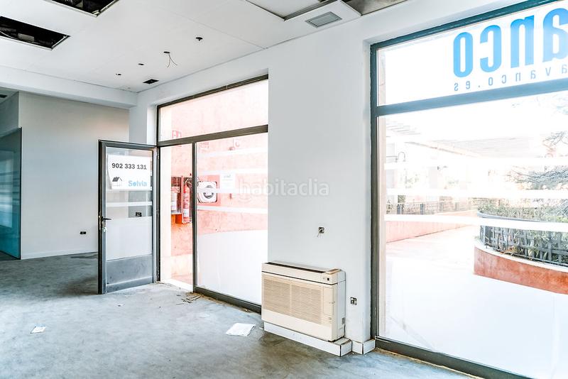 Foto f21bee6d-dae1-4a7c-acbf-7c7a0e2c9028. Local comercial a Islantilla golf Islantilla
