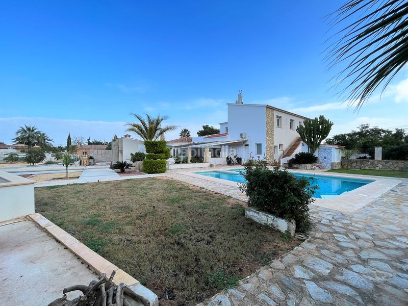 Foto 57e58b07-d081-43d6-b386-cbd7e9040804. Edifici amb piscina a El Montgó Dénia