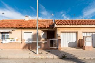 Casa aparellada  C/ campillo de baile. Solvia inmobiliaria  chalet adosado cartagena