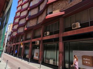 Locale commerciale  C/ joan baget. Solvia inmobiliaria  locales lleida