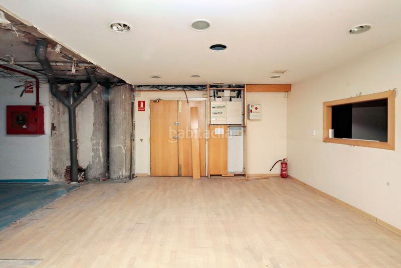 Foto 0002dfc8-ca08-440c-8609-f7d20ee41501. Local comercial a Centre Esplugues de Llobregat