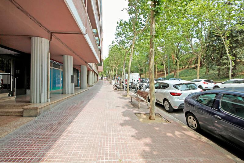 Foto 3023775b-d993-4e22-a273-d84f2d45fff4. Local comercial a Centre Esplugues de Llobregat