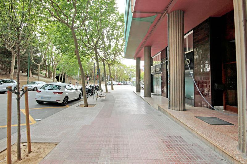 Foto 6a33b34c-a916-4390-96e0-a5ae7487e05f. Local comercial a Centre Esplugues de Llobregat