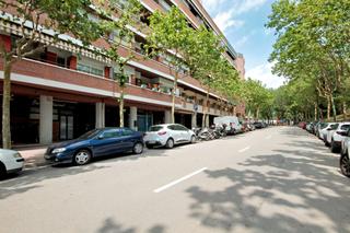 Local Comercial  C/ antón fortuny. Solvia inmobiliaria  locales esplugues de llobregat