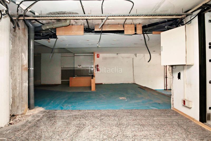 Foto d1a59a33-6f81-4fc0-806b-c659193aa17b. Local comercial a Centre Esplugues de Llobregat