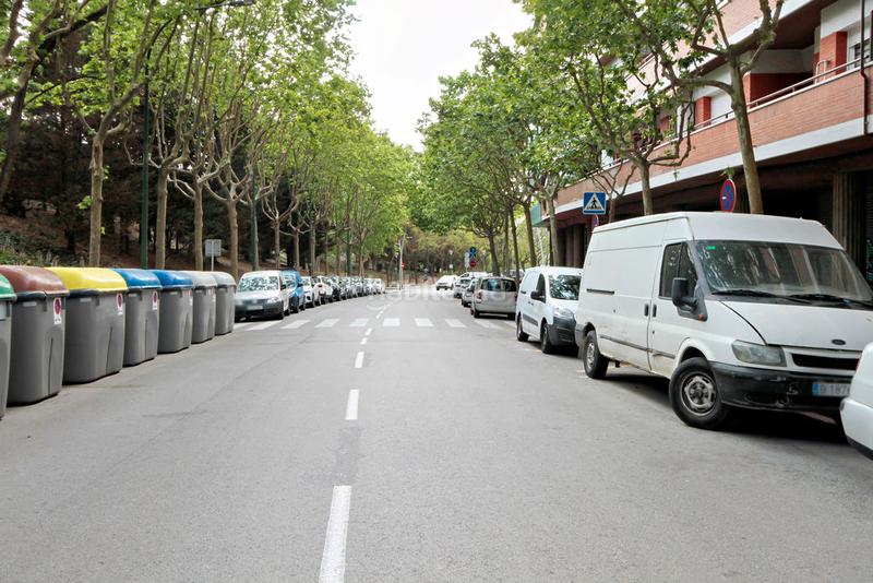 Foto dc2f44a4-2874-4dc4-8d38-10ef0870ecbe. Local comercial a Centre Esplugues de Llobregat