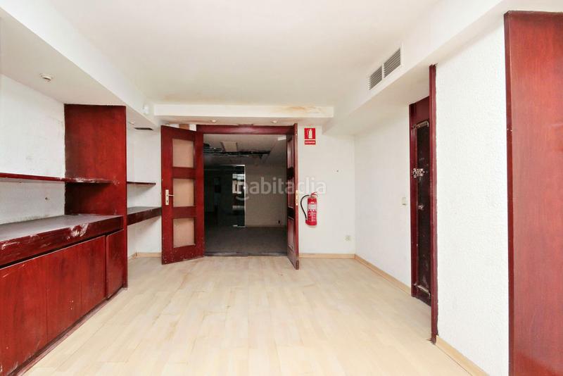 Foto f043a886-a5f4-4506-94ad-c1b0489e0a8d. Local comercial a Centre Esplugues de Llobregat