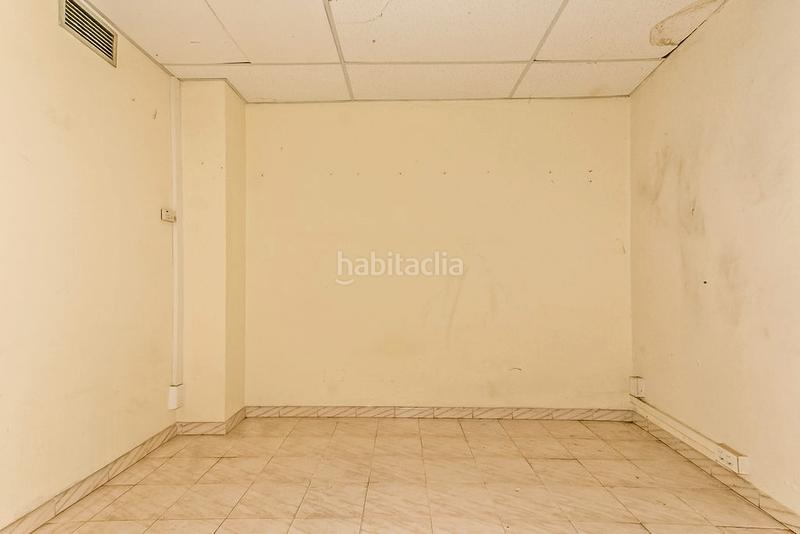 Foto 3fe2770d-ae7f-44ff-908f-2e140922a07e. Business premise in Horta Barcelona